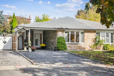 3153 Corrigan Dr, House attached with 3 bedrooms, 2 bathrooms and 3 parking in Mississauga ON | Image 1