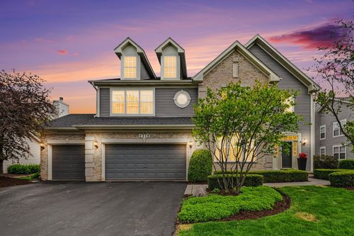 2715 Forest Creek Ln, Naperville, IL, 60565-3570 | Card Image