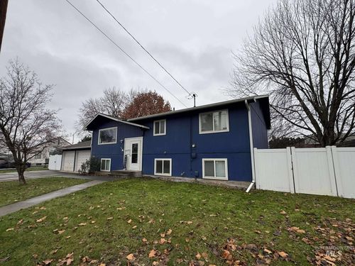 930 Preston Ave, Lewiston, ID, 83501-4822 | Card Image