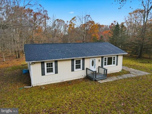 395 Sullivan Trl, Long Pond, PA, 18334-8011 | Card Image