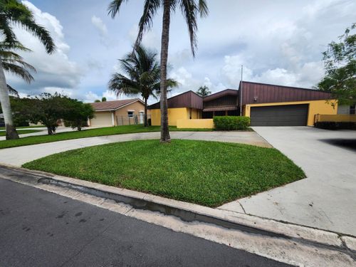 168 Meadowlark Dr, Royal Palm Beach, FL, 33411-2969 | Card Image