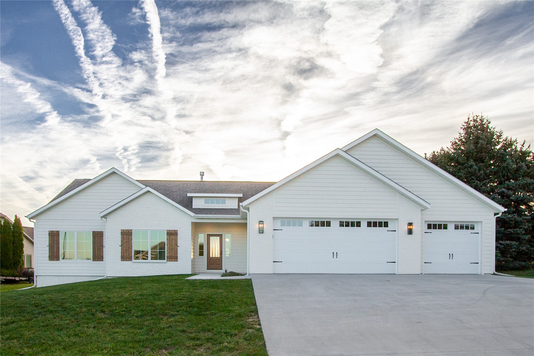 3rd St, Pella, IA 50219