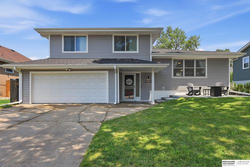 10718 V St, Omaha, NE, 68127-2943 | Card Image