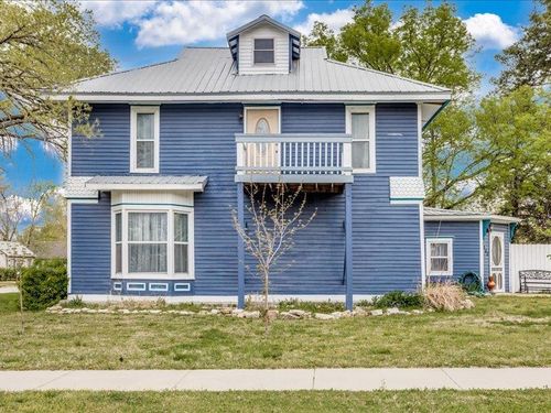 1004 E Lawrence St, Marion, KS, 66861-1223 | Card Image