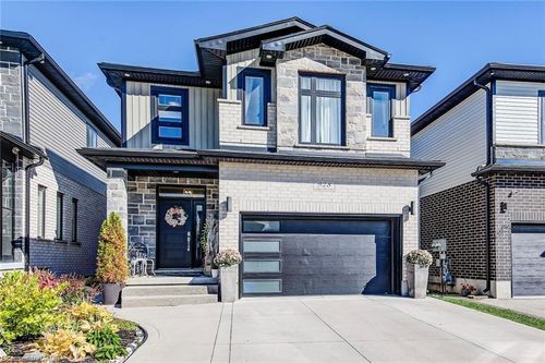 928 Chapel Hill Crt, Kitchener, ON, N2R0P4 | Card Image