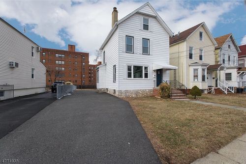 108 Thomas St, Bloomfield, NJ, 07003-2411 | Card Image