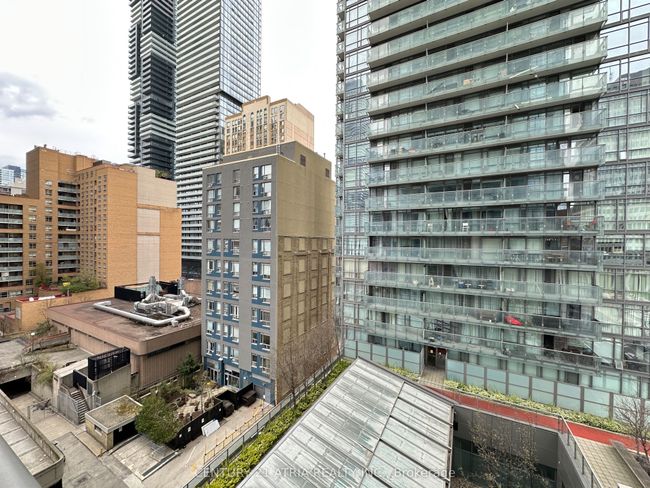 710 - 37 Grosvenor St, Condo with 2 bedrooms, 1 bathrooms and null parking in Toronto ON | Image 20