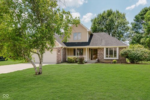 93 Park Forest Dr N, Whiteland, IN, 46184-9784 | Card Image