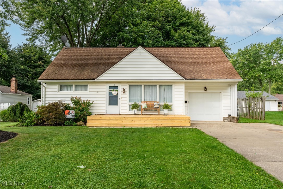 Westfield Ave, North Canton, OH 44720