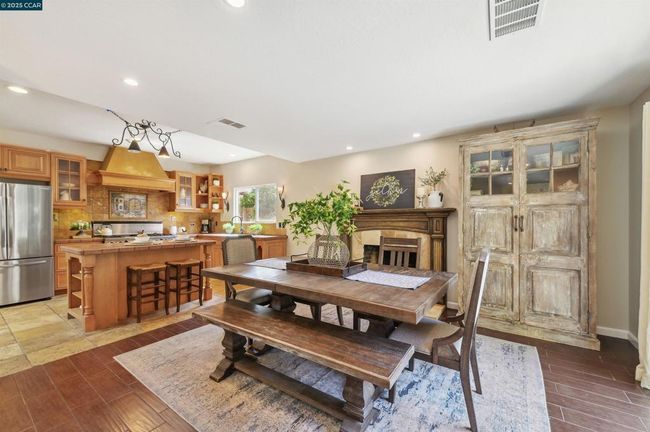 Dining Room & Kitchen | Image 12