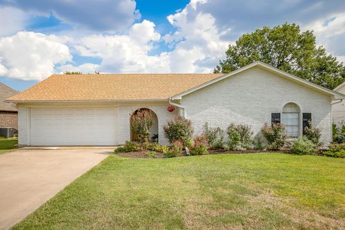 1512 Timberline Dr, Benbrook, TX, 76126-3823 | Card Image