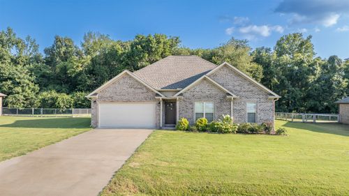 84 W Blue Heron Dr, Killen, AL, 35645-7588 | Card Image