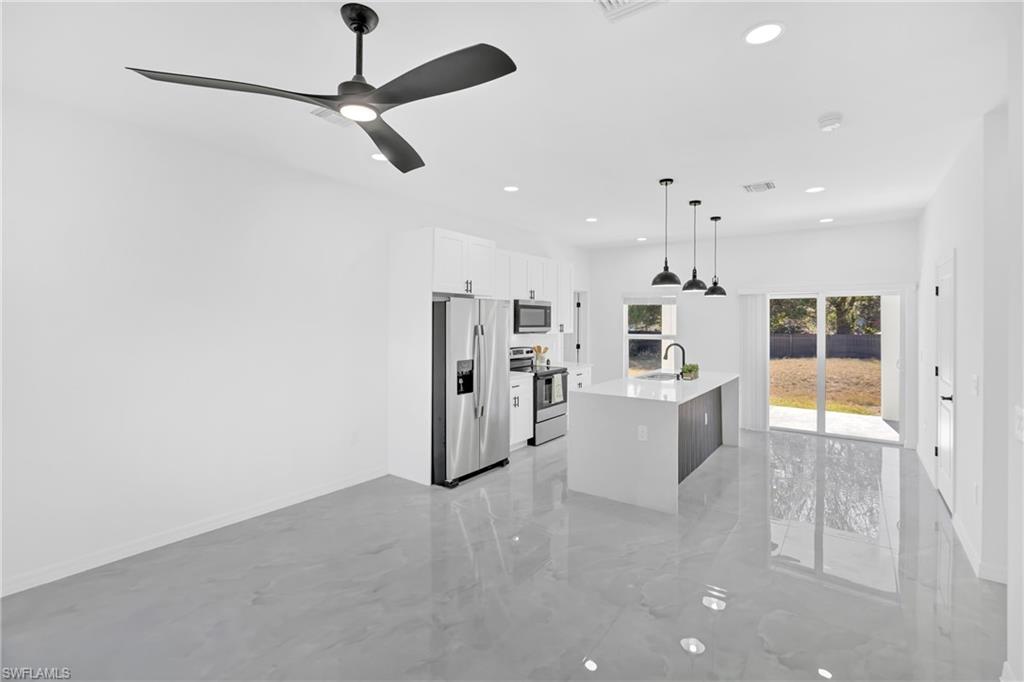Residential in PUNTA GORDA 3