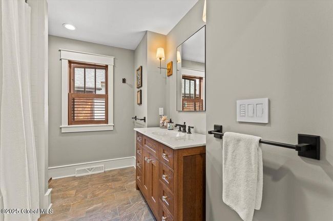 20 Oak Ridge Blvd, House other with 4 bedrooms, 4 bathrooms and 6 parking in Saratoga Springs NY | Image 25
