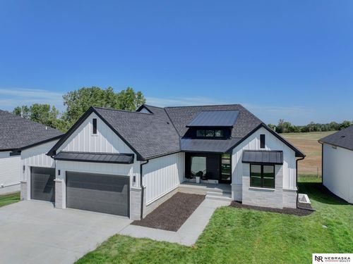 1632 E 12th St, Hickman, NE, 68372-9751 | Card Image
