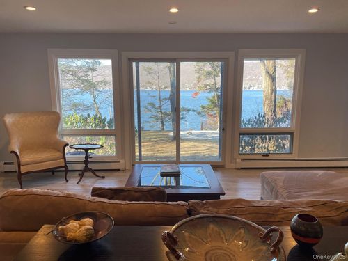 53 Woods Rd, Greenwood Lake, NY, 10925-4404 | Card Image