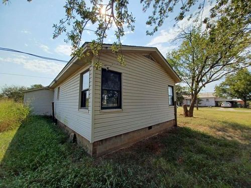 615 Williams Ave, Archer City, TX, 76351 | Card Image