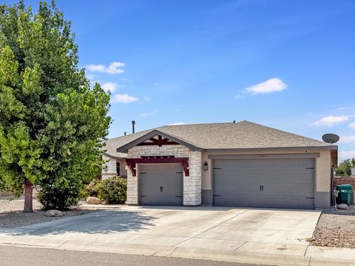 1733 E Highwood Ave, Hobbs, NM, 88240-2579 | Card Image