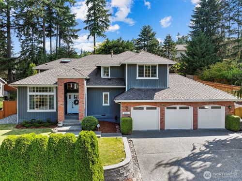 8426 135th Ave Se, Newcastle, WA, 98059-3314 | Card Image