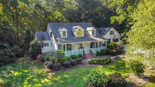 4008 Pinecrest Dr Ne, Hickory, NC, 28601-8750 | Card Image