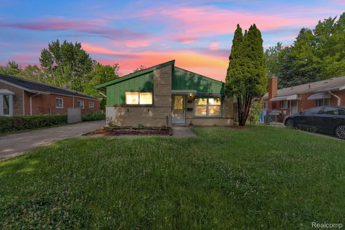 4934 Mckinley Street, Dearborn Heights, MI, 48125 | Card Image