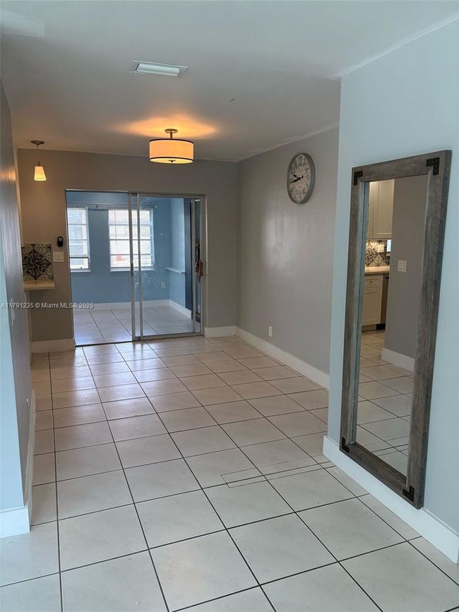 6807 Nw 75 Th St, House other with 2 bedrooms, 1 bathrooms and null parking in Tamarac FL | Image 6