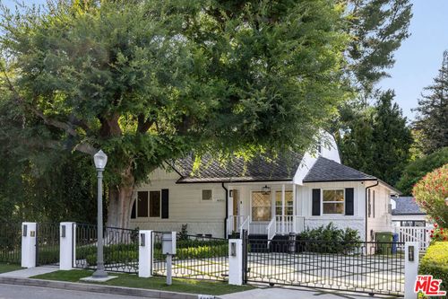4051 Beverly Glen Blvd, Sherman Oaks, CA, 91423-4501 | Card Image