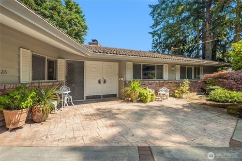 9226 Se 60th St, Mercer Island, WA, 98040-5025 | Card Image