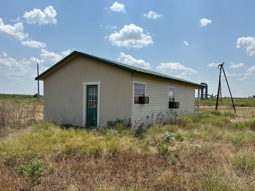 100 Industrial Park, Electra, TX, 76360-2381 | Card Image