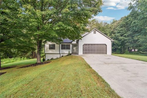 704 Poplar Springs Rd, Hoschton, GA, 30548-2737 | Card Image