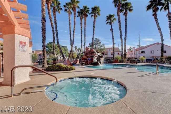 UNIT-209 - 7570 W Flamingo Rd, Condo with 2 bedrooms, 2 bathrooms and null parking in Las Vegas NV | Image 5