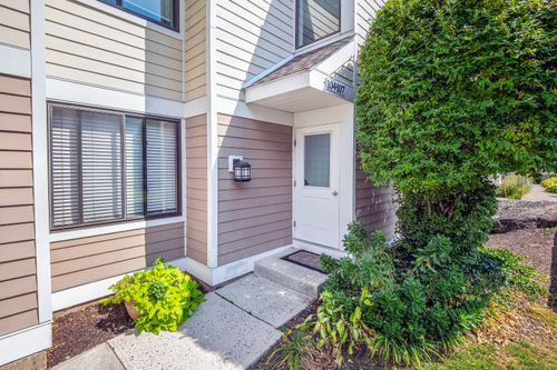 105-105 Olcott Way, Ridgefield, CT, 06877-3948 | Card Image
