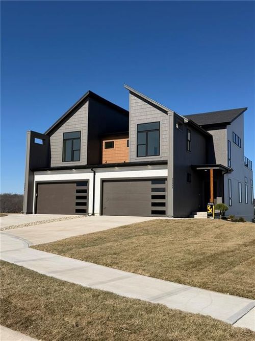 9313 Aminda St, Lenexa, KS, 66227 | Card Image