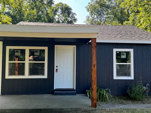 1202 D St Se, Ardmore, OK, 73401-6040 | Card Image