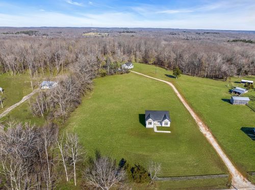 1067 Old County House Rd, Charlotte, TN, 37036-5611 | Card Image