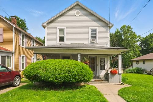 422 Glen Ave, Ellwood City - LAW, PA, 16117 | Card Image