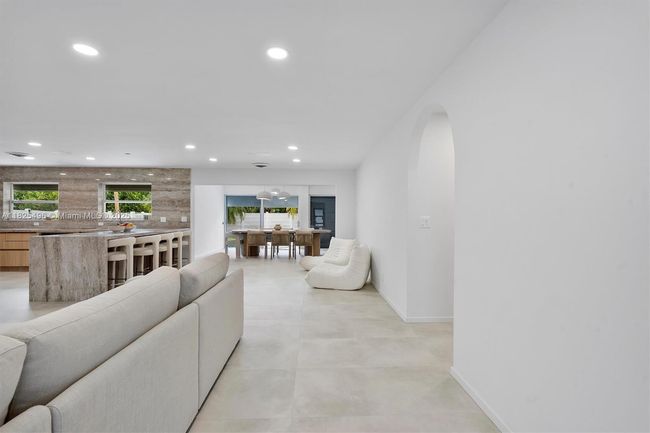 417 N Highland Dr, House other with 3 bedrooms, 2 bathrooms and null parking in Hollywood FL | Image 6