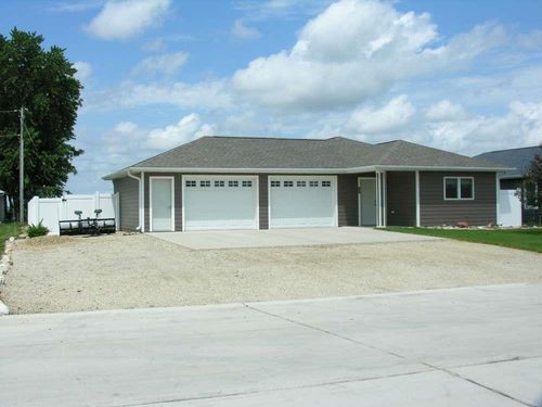 1415 Chase St, Osage, IA, 50461-1881 | Card Image