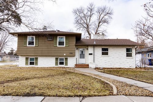 1721 16th St S, Moorhead, MN, 56560-5715 | Card Image