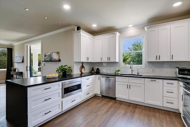 126 Whippoorwill Cir, House other with 3 bedrooms, 3 bathrooms and 10 parking in Leander TX | Image 9