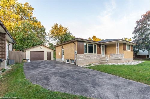 136 Macgregor Cres, Waterloo, ON, N2J3W9 | Card Image
