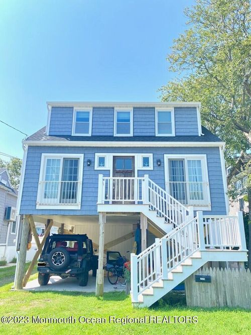 2-220 W 21st Street, Ship Bottom, NJ, 08008 | Card Image