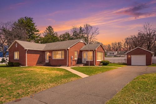 79 Woodlawn St, Chicopee, MA, 01020-2437 | Card Image