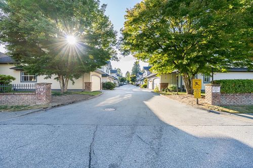 10-8257 121a St, Surrey, BC, V3W3R4 | Card Image