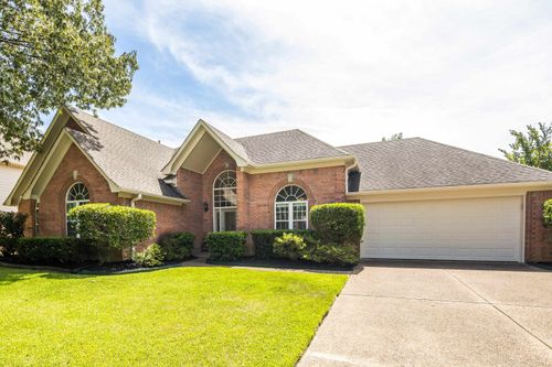 121 Cottonwood Dr, Collierville, TN, 38017-1228 | Card Image
