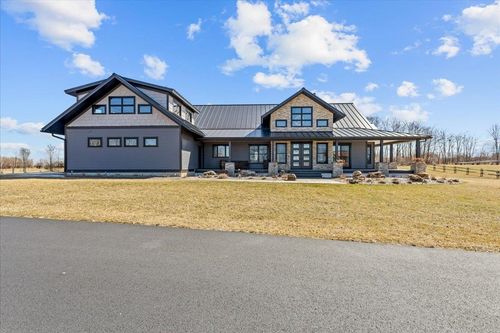 61 Lakewood Dr, Swanton, VT, 05488-8019 | Card Image