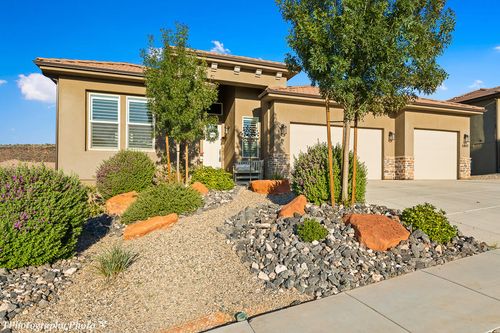 1047 N 2050 E, St George, UT, 84770 | Card Image
