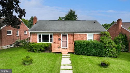 361 E Springettsbury Ave, YORK, PA, 17403-3231 | Card Image