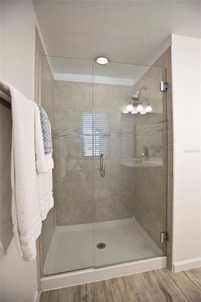 Primary Shower | Image 23