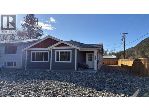 594 Sixth Ave, Midway, BC, V0H | Card Image